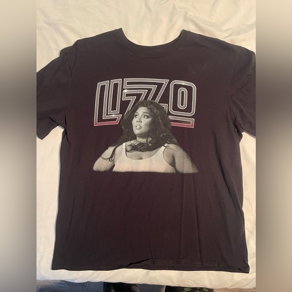 Official Lizzo Merch From The Special Tour 2023 T Shirt Black Large Worn Once - Picture 2 of 7